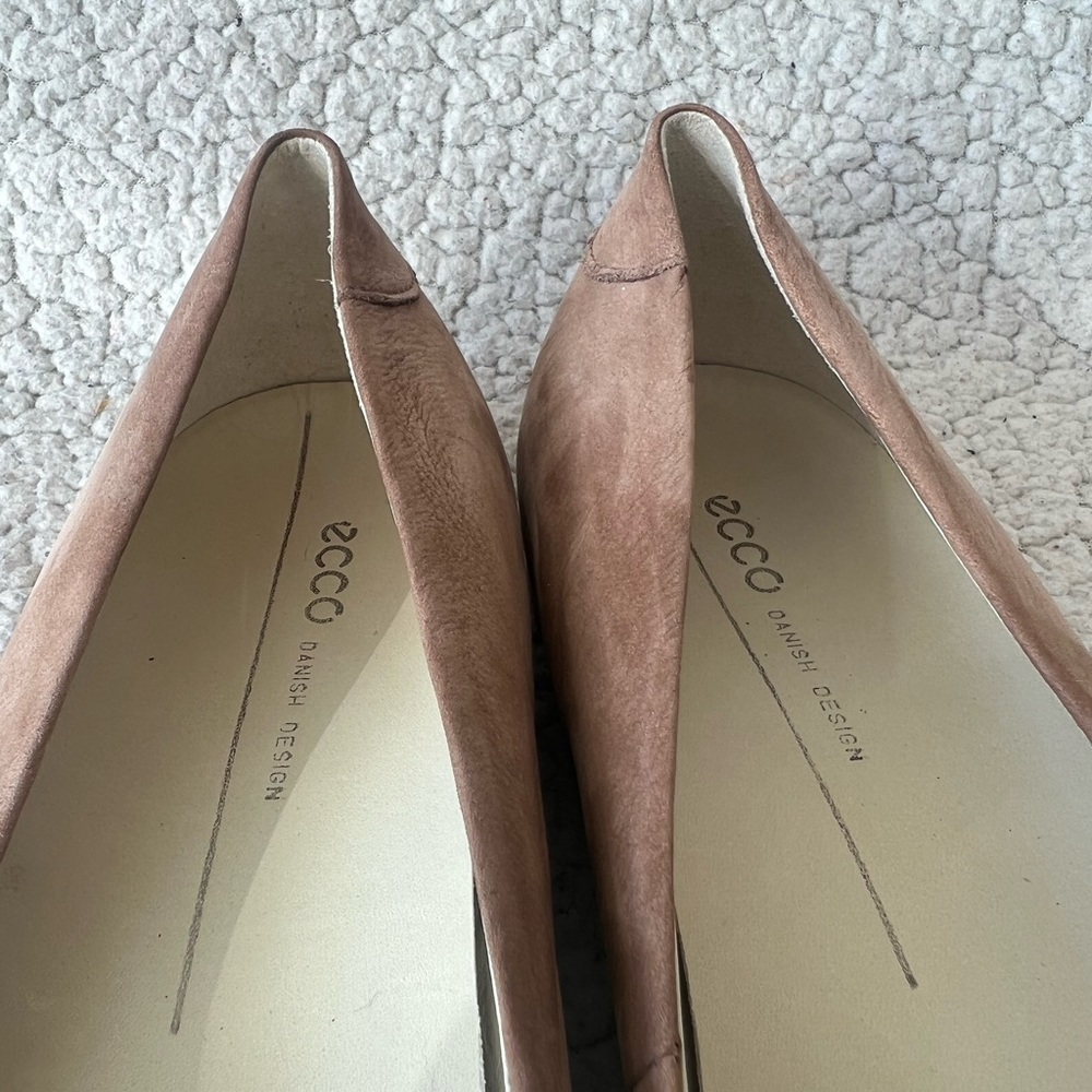 Ecco Danish Design Suede Pointed Flats 🤎 - Picture 8 of 11